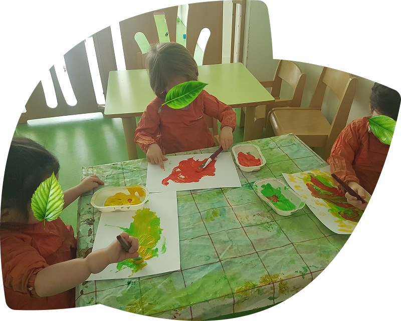 photo-enfants-micro-creche-activite-peinture