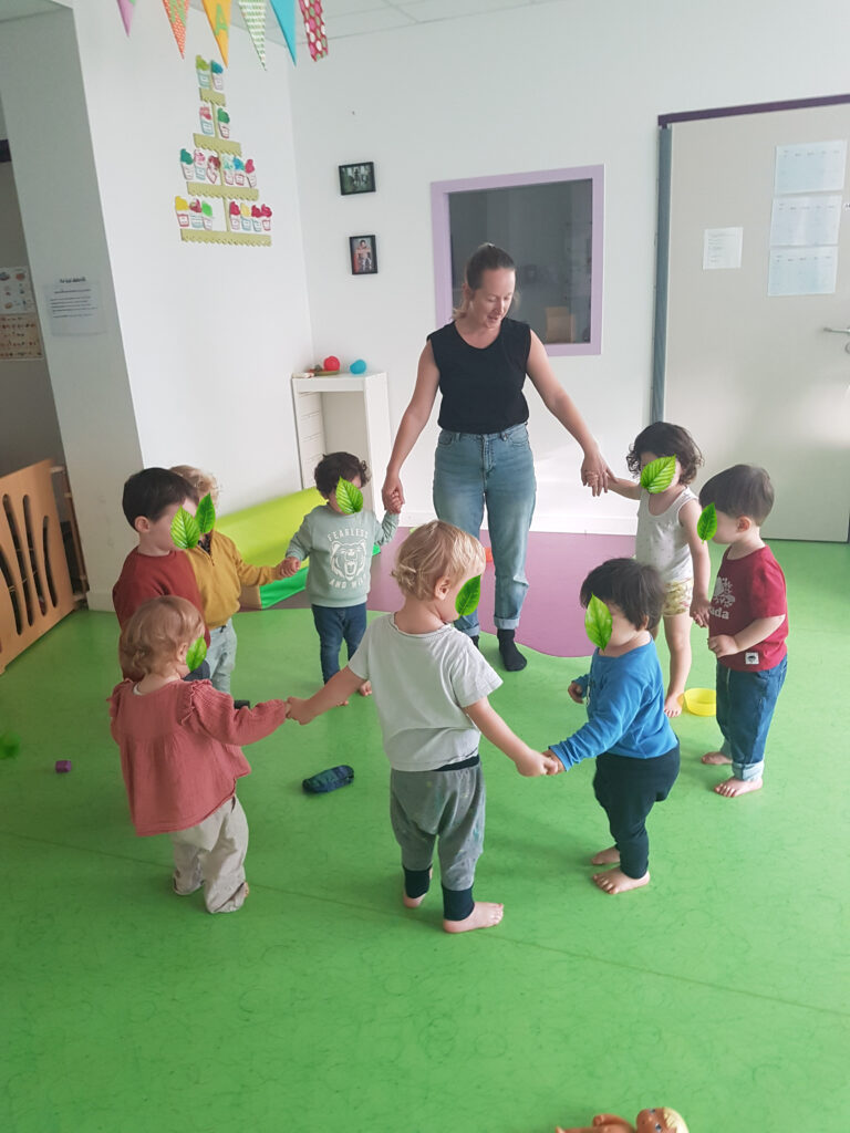 photo-enfants-micro-creche-danse