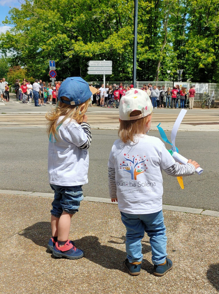 photo-enfants-micro-creche-course-associative
