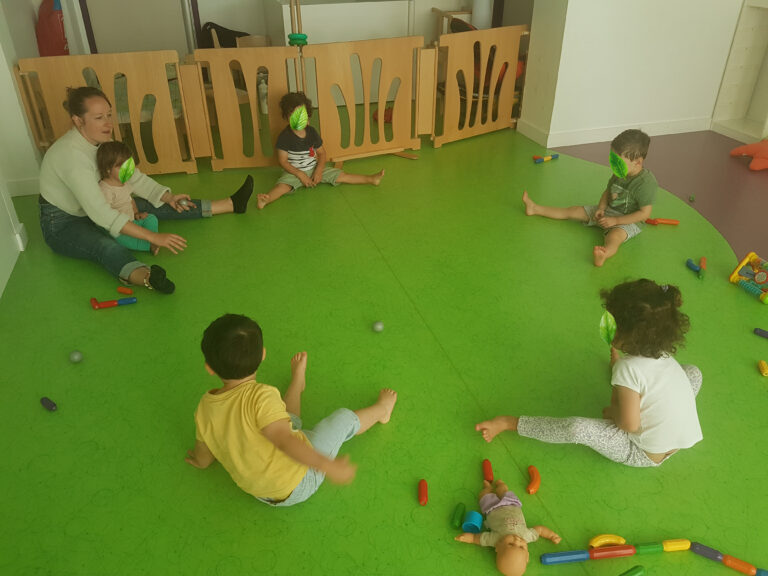 photo-enfants-micro-creche-activite-motrice